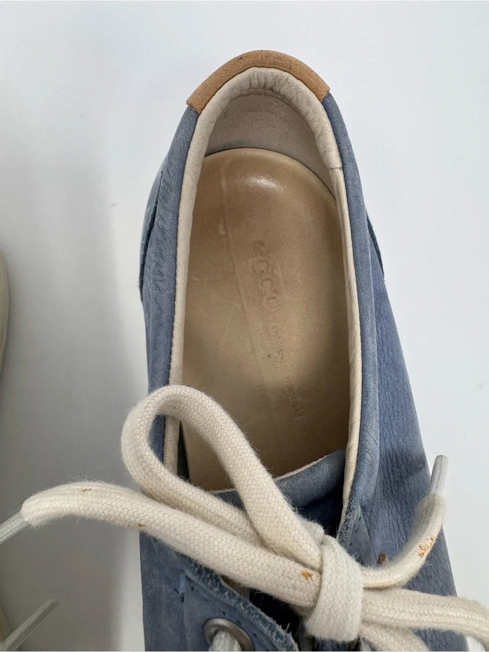Ecco leather sneakers, size 8 (EU 39), casual comfy classic lace up shoe
